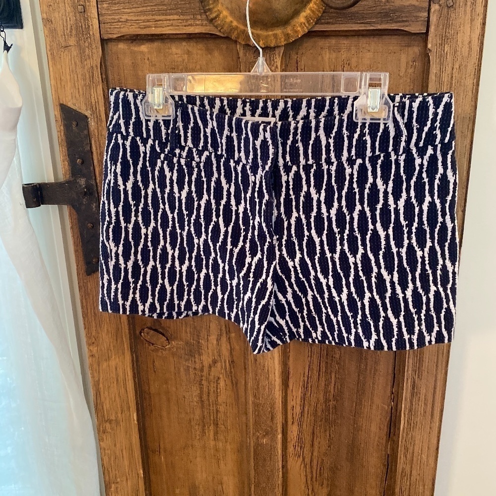 Loft blue and white shorts size 4